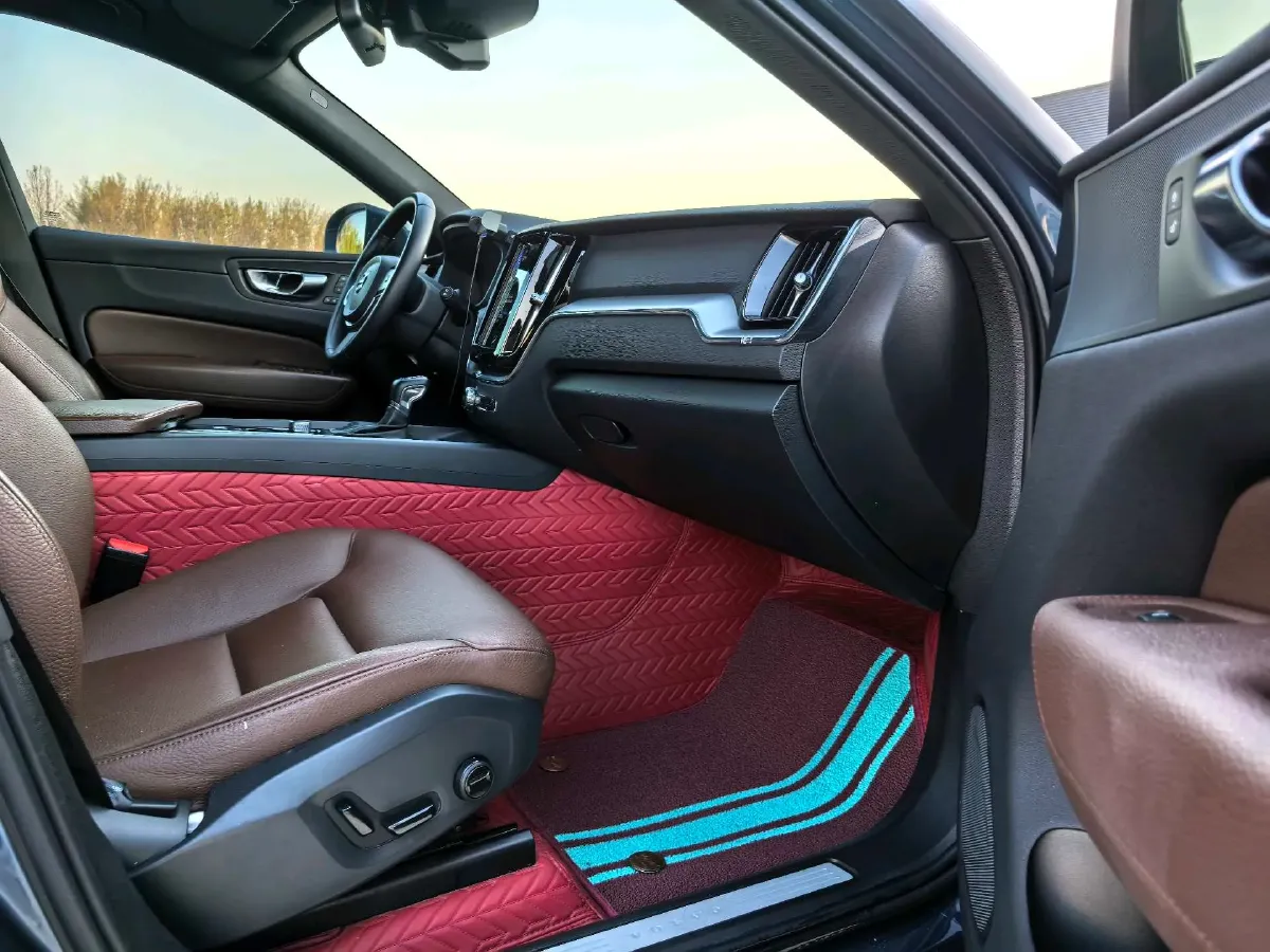 2021 Volvo XC60 2.0T 250HP L4 8AT,autocango,china used car exporter,china ev exporter,chinese used car exporter,chinese used ev exporter