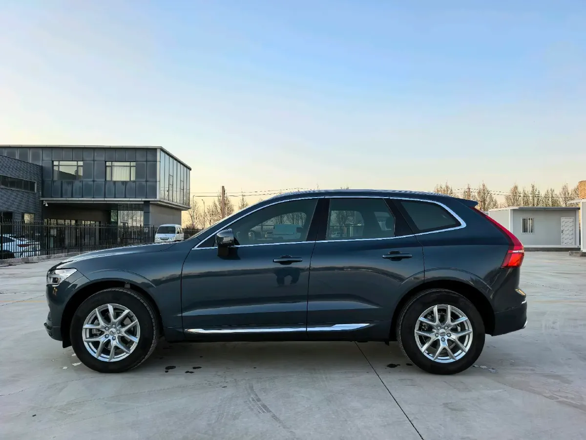 2021 Volvo XC60 2.0T 250HP L4 8AT,autocango,china used car exporter,china ev exporter,chinese used car exporter,chinese used ev exporter