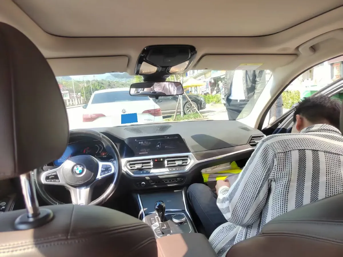 2022 BMW 3 Series 2.0T 184HP L4 8AT,autocango,china used car exporter,china ev exporter,chinese used car exporter,chinese used ev exporter