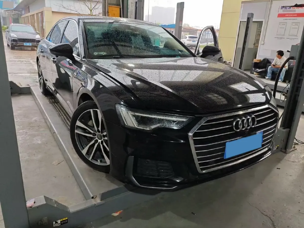 2021 Audi A6L 2.0T 190HP L4 7DCT,autocango,china used car exporter,china ev exporter,chinese used car exporter,chinese used ev exporter