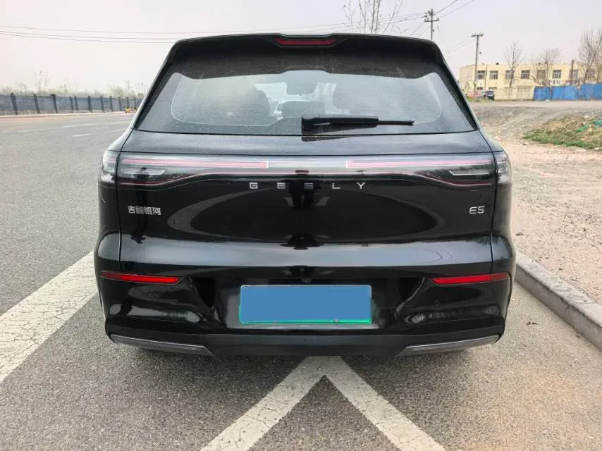 2024 Geely Emgrand L HiP 1.5T 181HP L4 3DHT PHEV 15.5KWH,autocango,china used car exporter,china ev exporter,chinese used car exporter,chinese used ev exporter