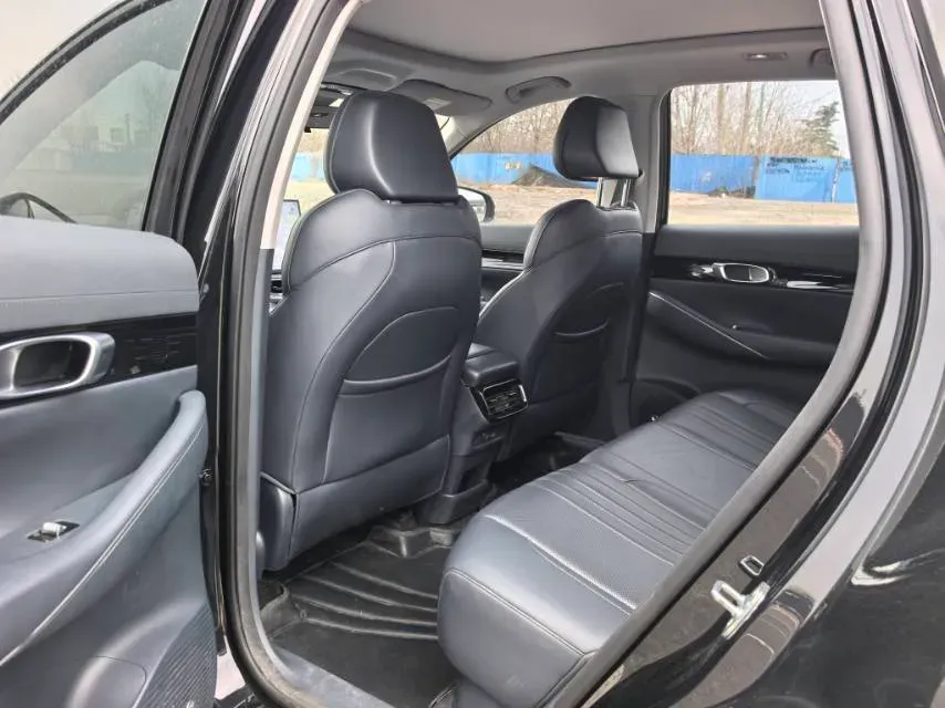 2024 Geely Emgrand L HiP 1.5T 181HP L4 3DHT PHEV 15.5KWH,autocango,china used car exporter,china ev exporter,chinese used car exporter,chinese used ev exporter