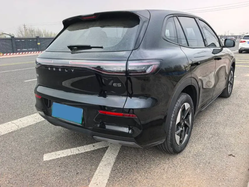 2024 Geely Emgrand L HiP 1.5T 181HP L4 3DHT PHEV 15.5KWH,autocango,china used car exporter,china ev exporter,chinese used car exporter,chinese used ev exporter