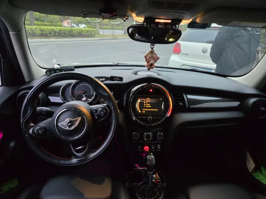 2016 MINI MINI 2.0T 192HP L4 6AT,autocango,china used car exporter,china ev exporter,chinese used car exporter,chinese used ev exporter