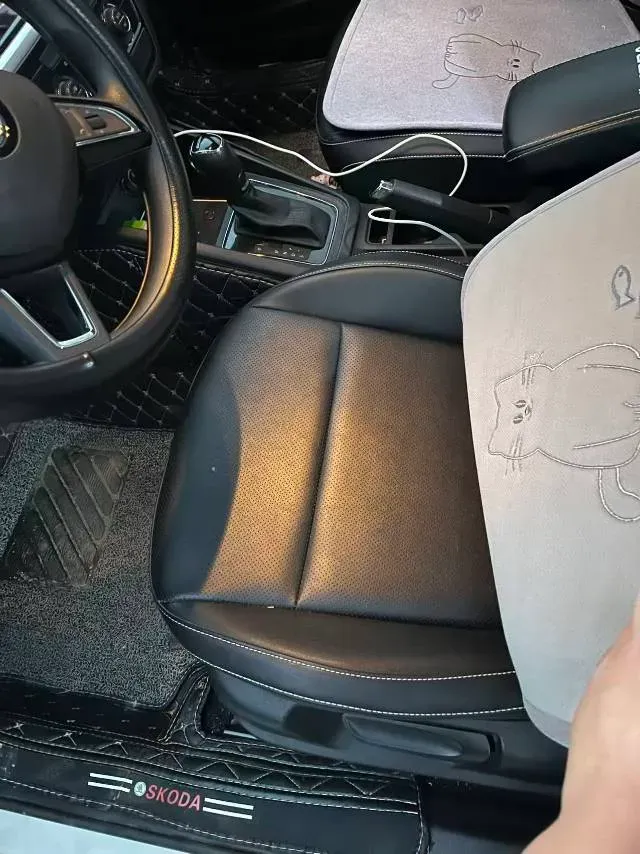 2022 Skoda Kamiq 1.5L 112HP L4 6AT,autocango,china used car exporter,china ev exporter,chinese used car exporter,chinese used ev exporter