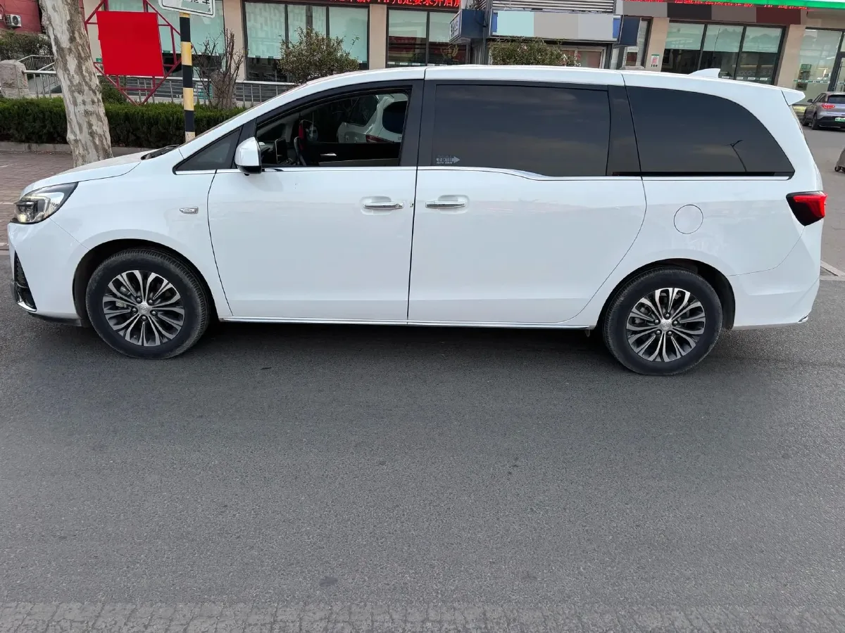 2022 Buick GL8 2.0T 237HP L4 9AT,autocango,china used car exporter,china ev exporter,chinese used car exporter,chinese used ev exporter