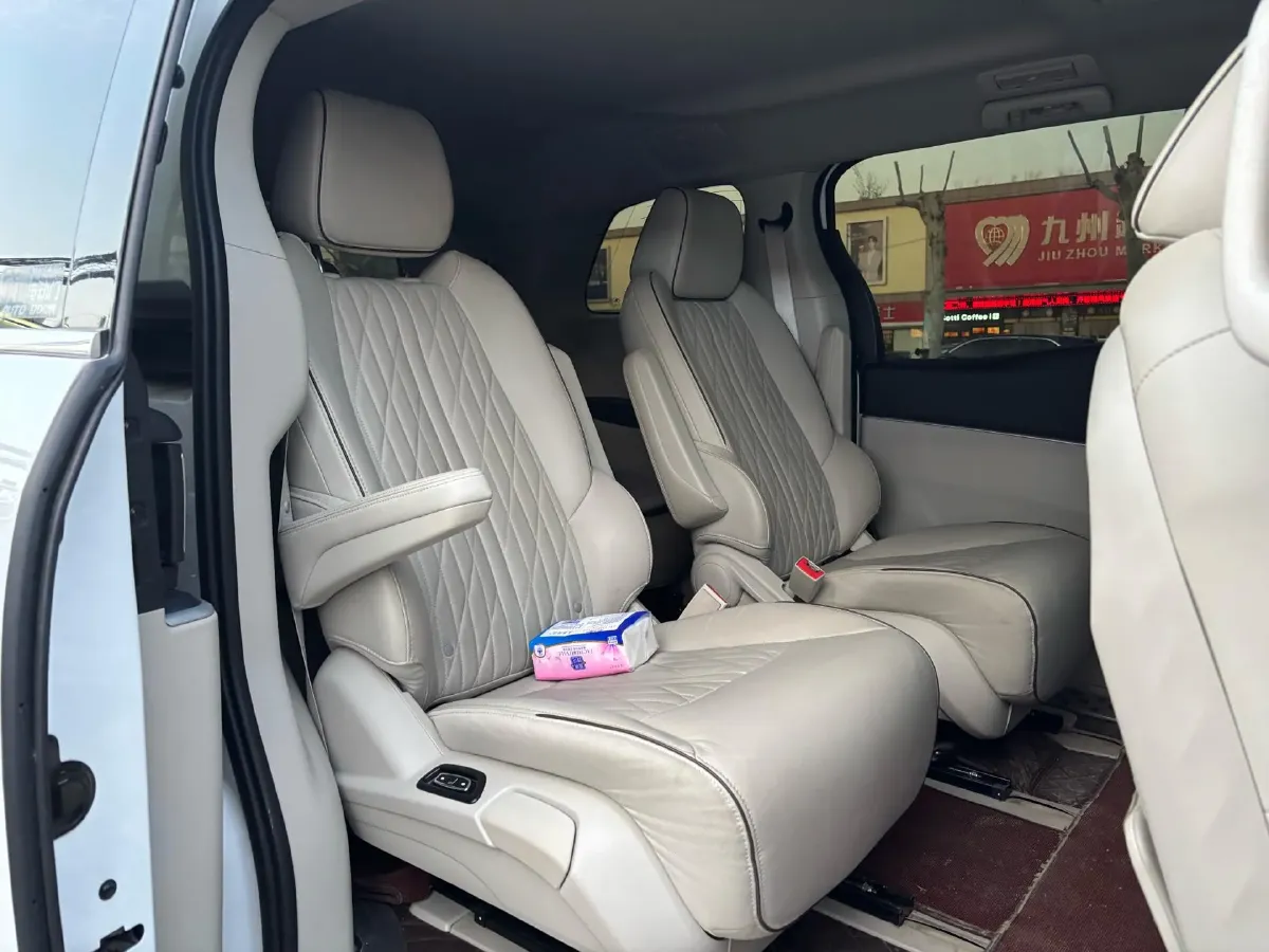 2022 Buick GL8 2.0T 237HP L4 9AT,autocango,china used car exporter,china ev exporter,chinese used car exporter,chinese used ev exporter