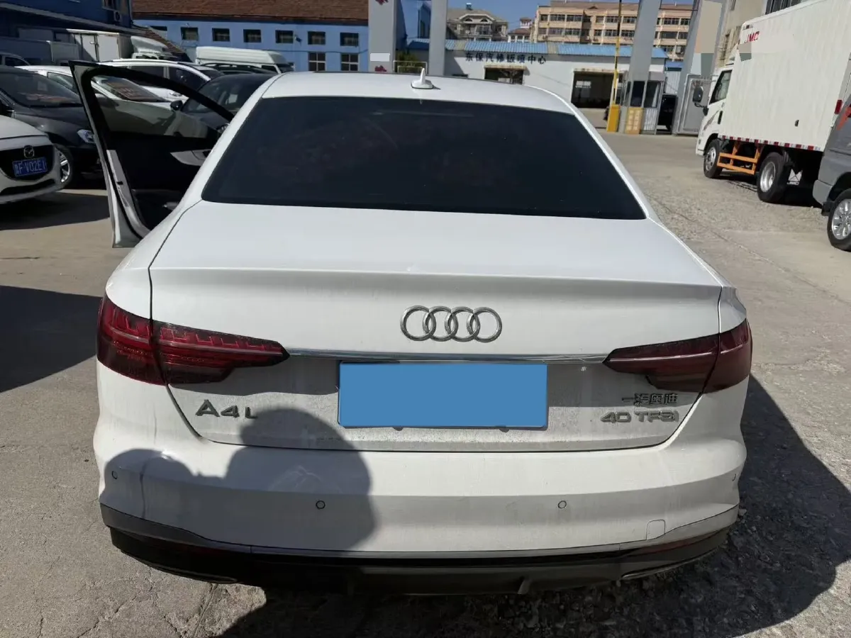 2023 Audi A4L 2.0T 190HP L4 7DCT,autocango,china used car exporter,china ev exporter,chinese used car exporter,chinese used ev exporter