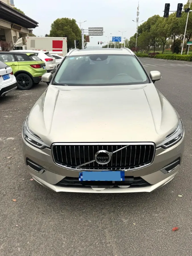 2018 Volvo XC60 2.0T 254HP L4 8AT,autocango,china used car exporter,china ev exporter,chinese used car exporter,chinese used ev exporter