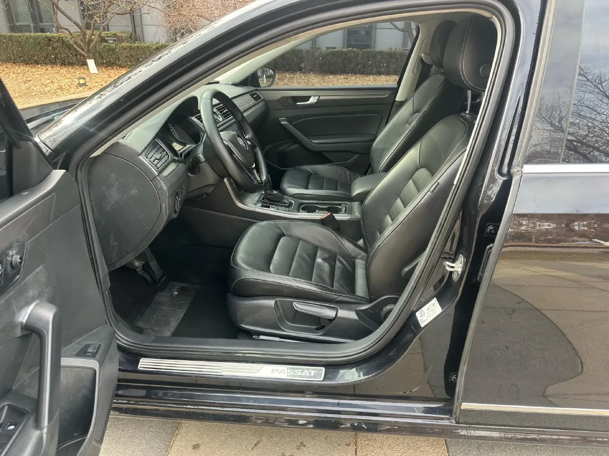 2015 Volkswagen Passat 1.8T 160HP L4 6AT,autocango,china used car exporter,china ev exporter,chinese used car exporter,chinese used ev exporter