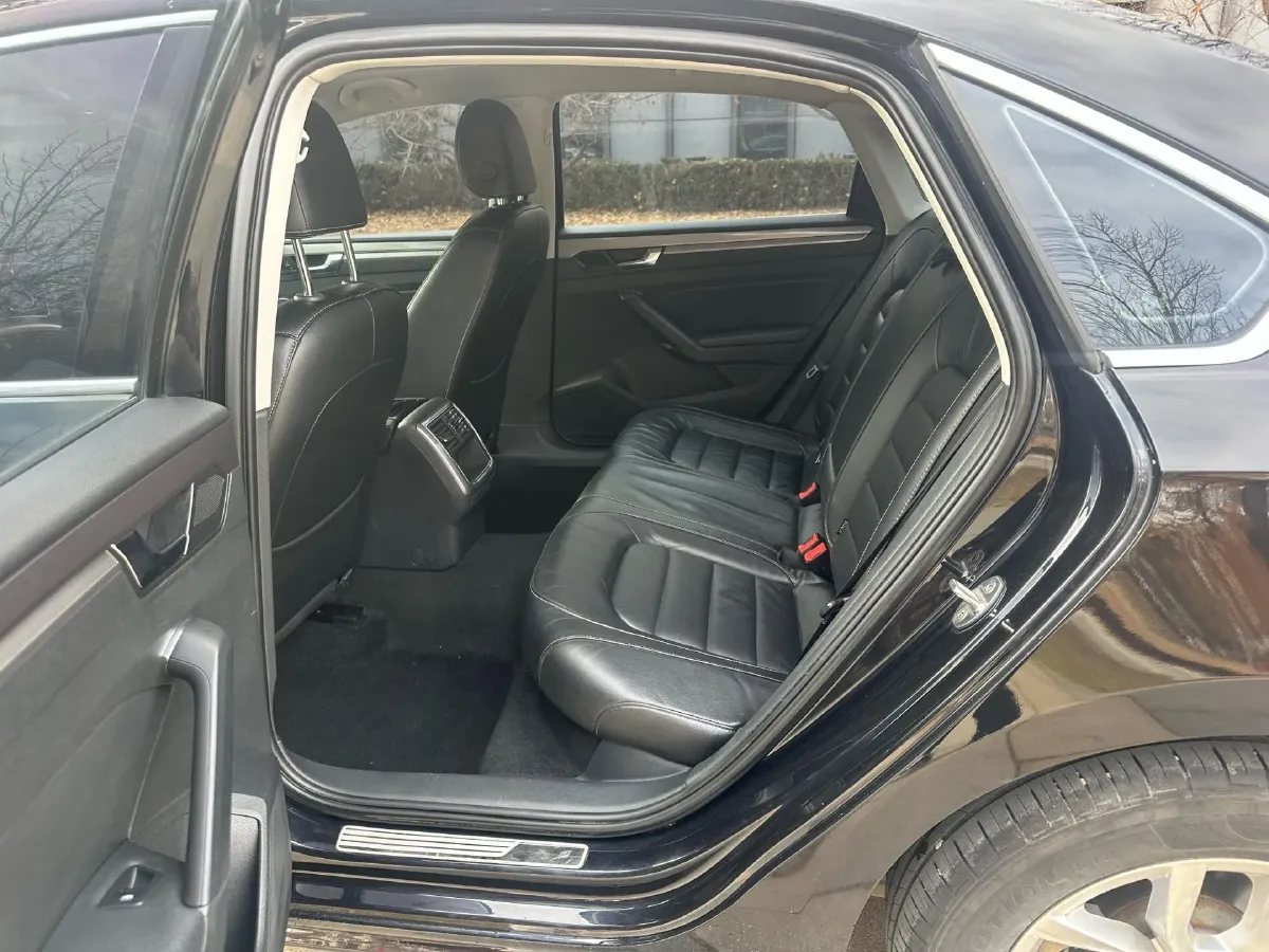 2015 Volkswagen Passat 1.8T 160HP L4 6AT,autocango,china used car exporter,china ev exporter,chinese used car exporter,chinese used ev exporter