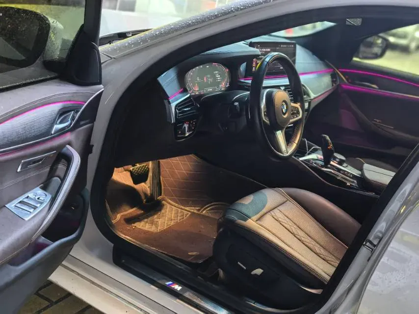 2021 BMW 5 Series 2.0T 252HP L4 8AT,autocango,china used car exporter,china ev exporter,chinese used car exporter,chinese used ev exporter