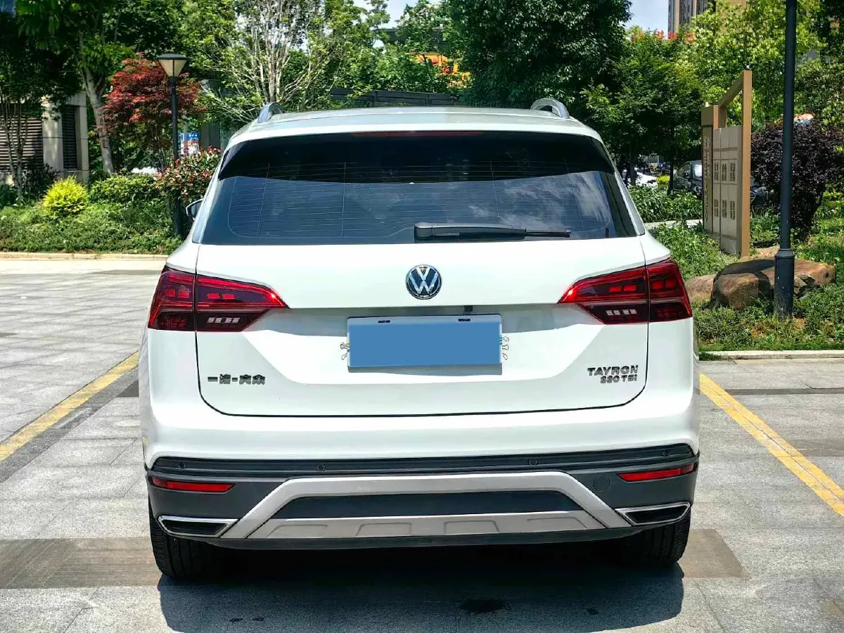 2019 Jeep Cherokee 2.0T 234HP L4 9AT,autocango,china used car exporter,china ev exporter,chinese used car exporter,chinese used ev exporter