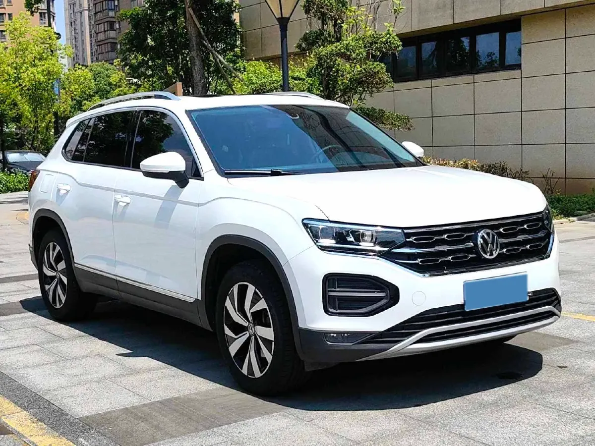 2019 Jeep Cherokee 2.0T 234HP L4 9AT,autocango,china used car exporter,china ev exporter,chinese used car exporter,chinese used ev exporter