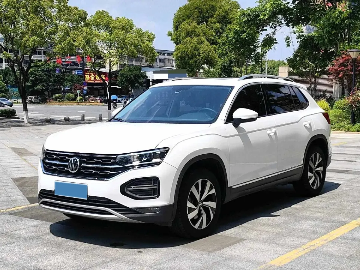 2019 Jeep Cherokee 2.0T 234HP L4 9AT,autocango,china used car exporter,china ev exporter,chinese used car exporter,chinese used ev exporter