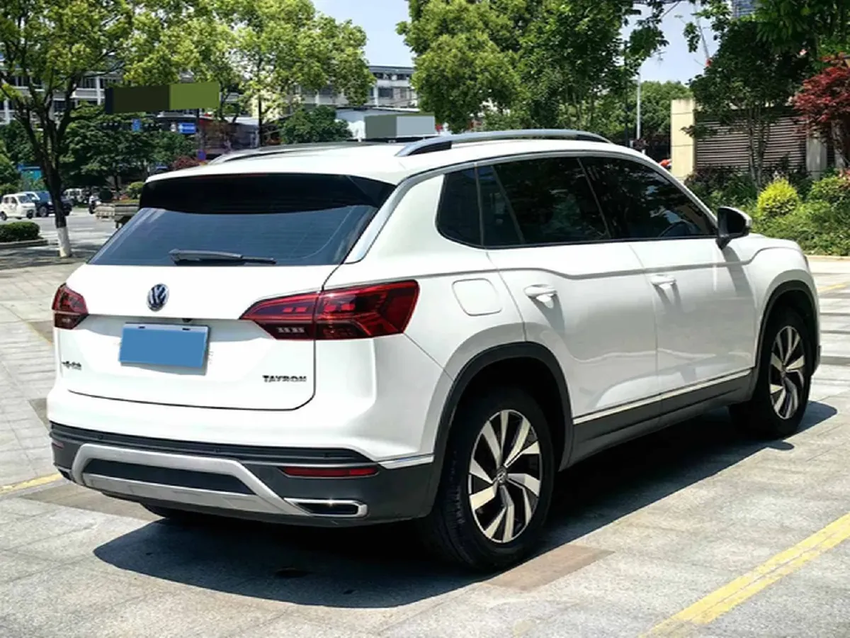 2019 Jeep Cherokee 2.0T 234HP L4 9AT,autocango,china used car exporter,china ev exporter,chinese used car exporter,chinese used ev exporter