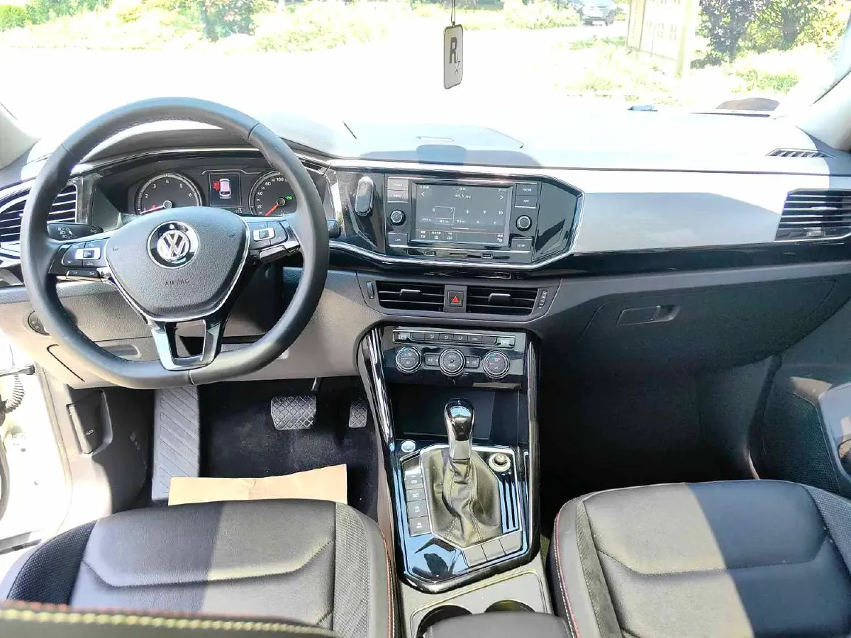 2019 Jeep Cherokee 2.0T 234HP L4 9AT,autocango,china used car exporter,china ev exporter,chinese used car exporter,chinese used ev exporter