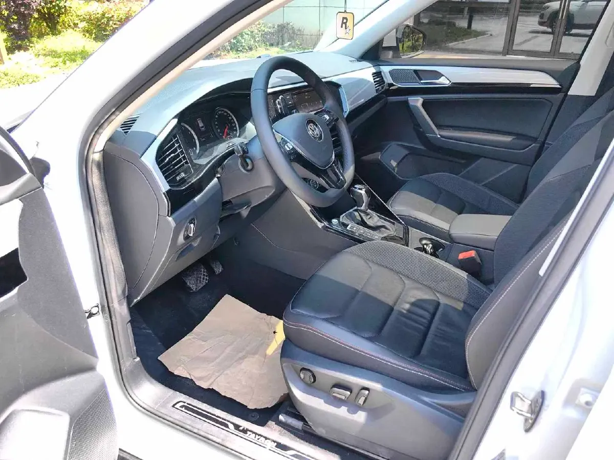 2019 Jeep Cherokee 2.0T 234HP L4 9AT,autocango,china used car exporter,china ev exporter,chinese used car exporter,chinese used ev exporter