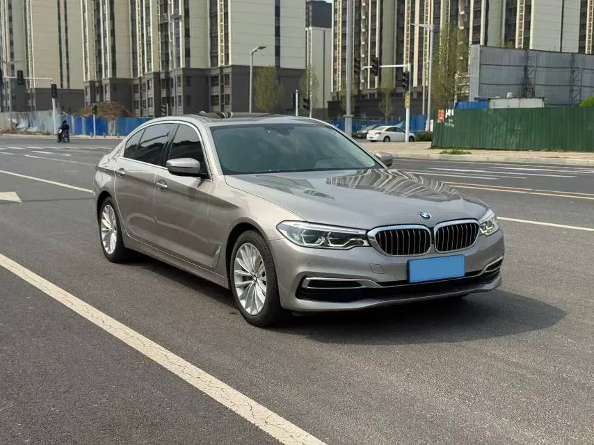2020 BMW 5 Series 2.0T 252HP L4 8AT,autocango,china used car exporter,china ev exporter,chinese used car exporter,chinese used ev exporter