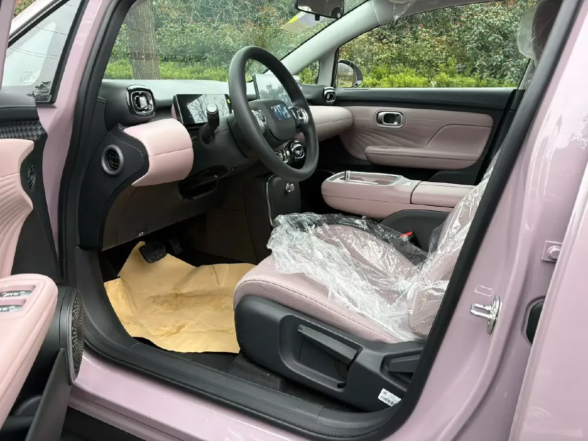 2025 Aion AION UT BEV,autocango,china used car exporter,china ev exporter,chinese used car exporter,chinese used ev exporter