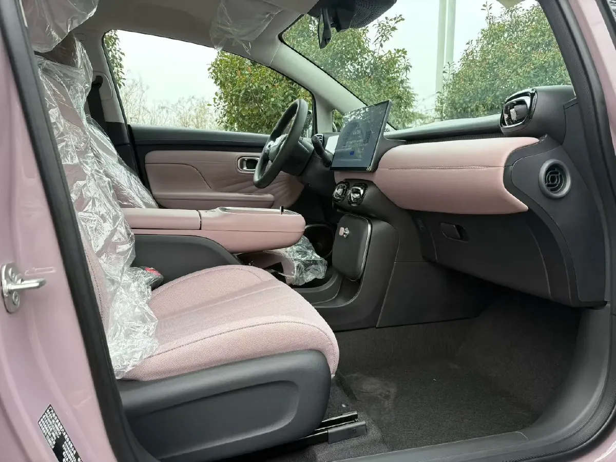 2025 Aion AION UT BEV,autocango,china used car exporter,china ev exporter,chinese used car exporter,chinese used ev exporter