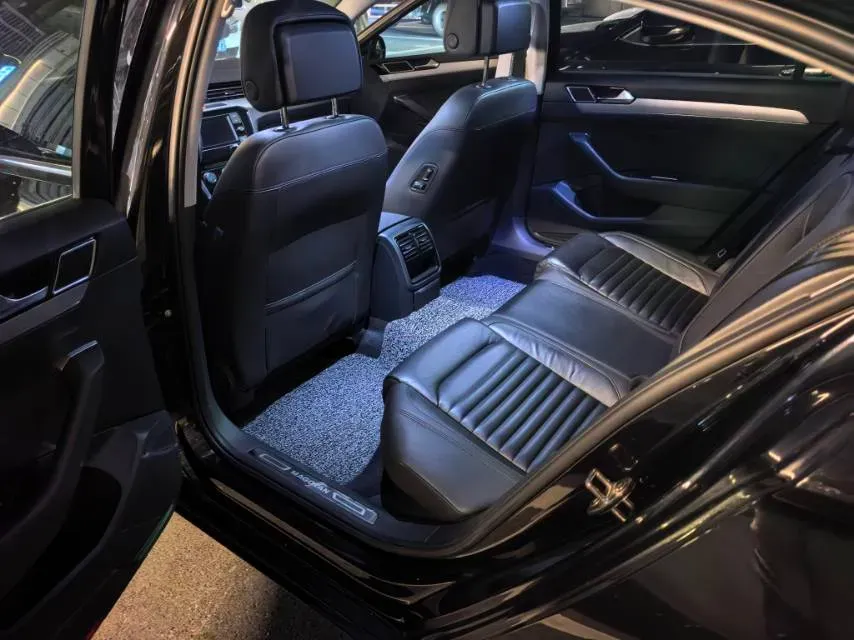 2018 Volkswagen Magotan 1.8T 180HP L4 7DCT,autocango,china used car exporter,china ev exporter,chinese used car exporter,chinese used ev exporter