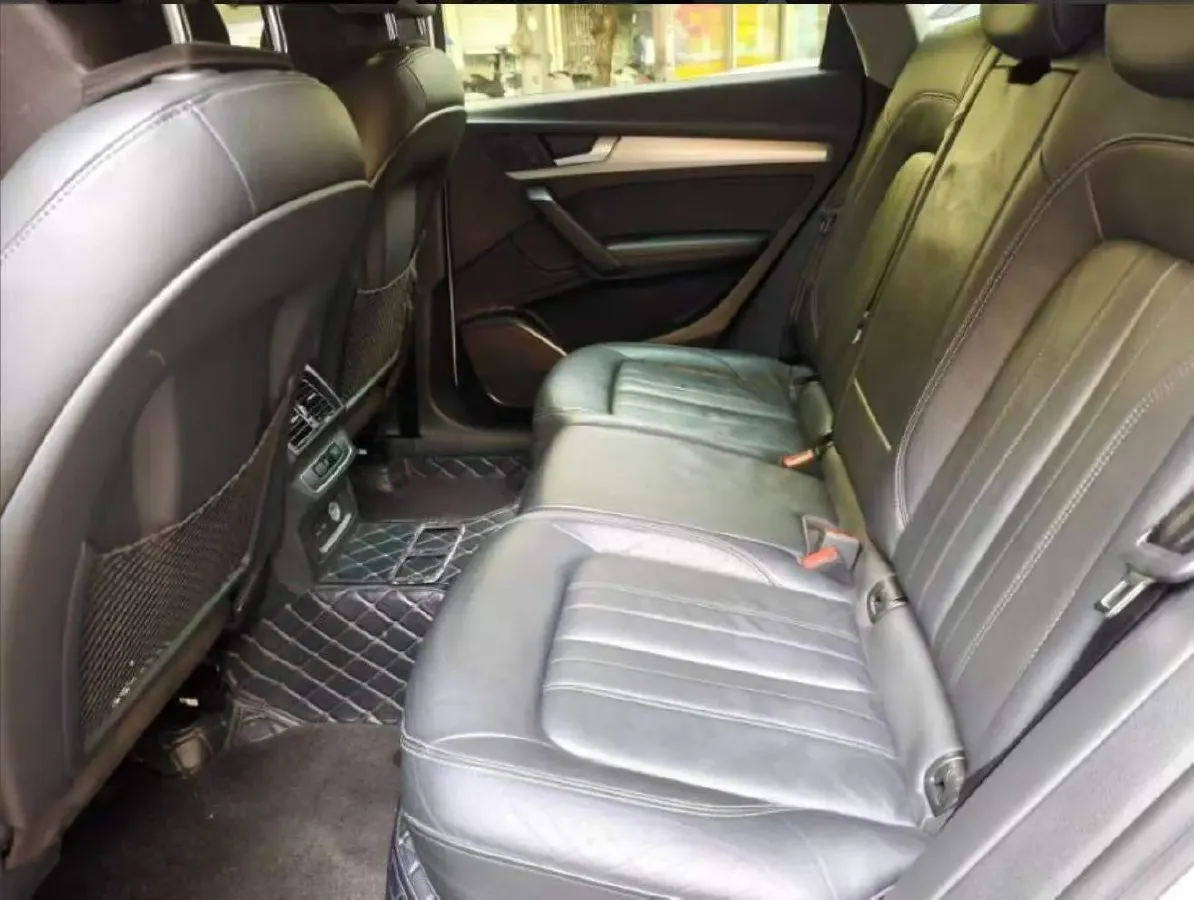 2020 Audi Q5L 2.0T 190HP L4 7DCT,autocango,china used car exporter,china ev exporter,chinese used car exporter,chinese used ev exporter