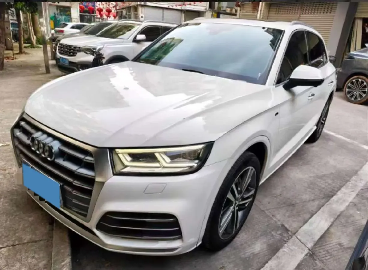 2020 Audi Q5L 2.0T 190HP L4 7DCT,autocango,china used car exporter,china ev exporter,chinese used car exporter,chinese used ev exporter
