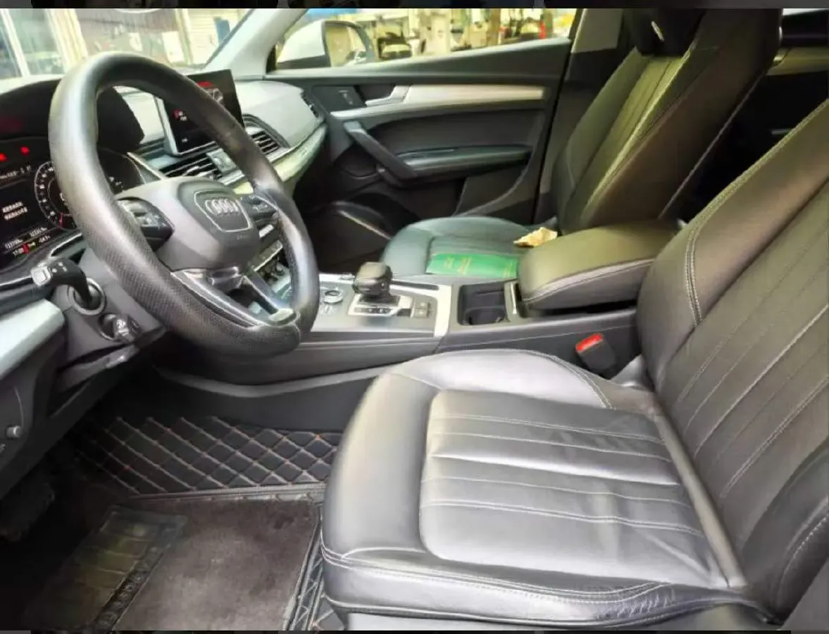 2020 Audi Q5L 2.0T 190HP L4 7DCT,autocango,china used car exporter,china ev exporter,chinese used car exporter,chinese used ev exporter