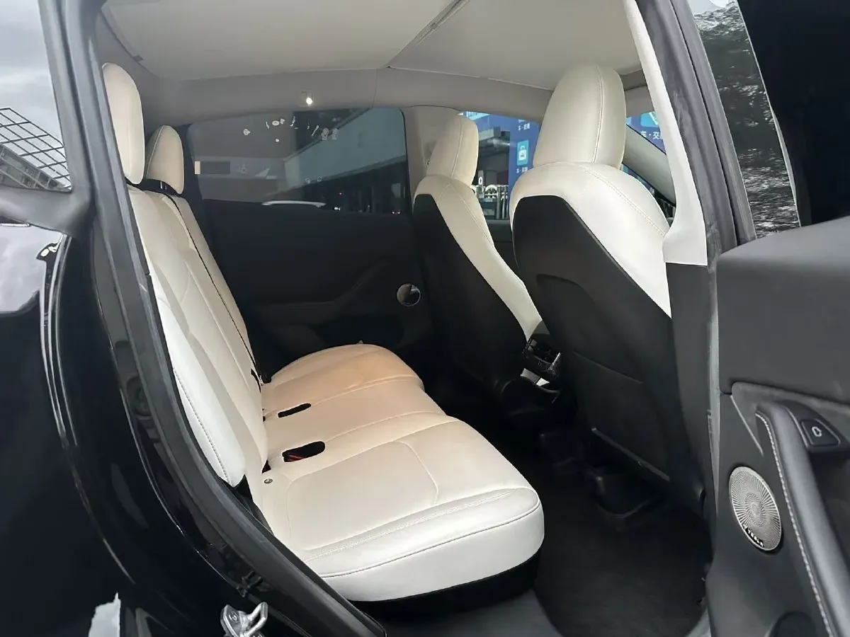 2022 Tesla Model Y BEV 60KWH,autocango,china used car exporter,china ev exporter,chinese used car exporter,chinese used ev exporter
