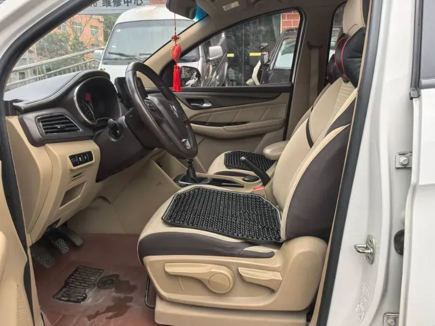 2017 BaoJun 730 1.5T 150HP L4 6MT,autocango,china used car exporter,china ev exporter,chinese used car exporter,chinese used ev exporter