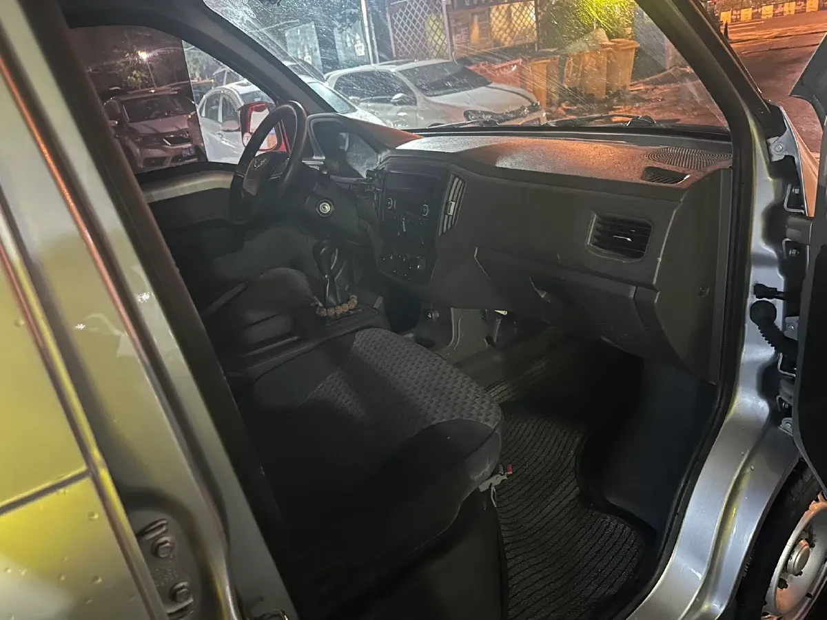 2019 WuLing RongGuang New Truck 1.5L 107HP L4 5MT,autocango,china used car exporter,china ev exporter,chinese used car exporter,chinese used ev exporter