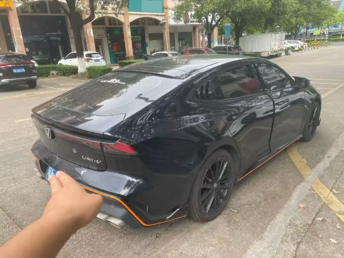 2023 ChangAn UNI-V 1.5T 188HP L4 7DCT,autocango,china used car exporter,china ev exporter,chinese used car exporter,chinese used ev exporter