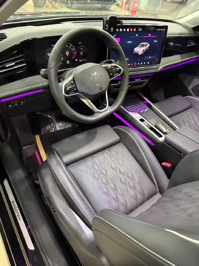 2023 Volkswagen Magotan 2.0T 186HP L4 7DCT,autocango,china used car exporter,china ev exporter,chinese used car exporter,chinese used ev exporter