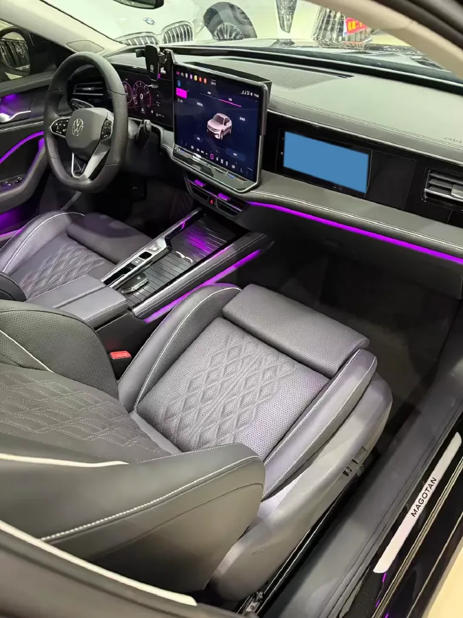 2023 Volkswagen Magotan 2.0T 186HP L4 7DCT,autocango,china used car exporter,china ev exporter,chinese used car exporter,chinese used ev exporter