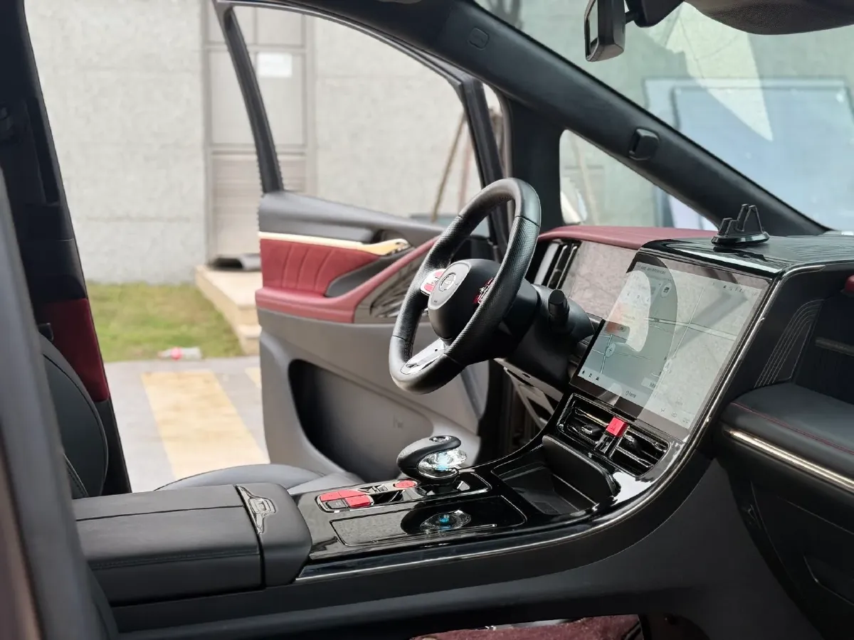 2023 GAC Trumpchi M8 2.0T 252HP L4 8AT,autocango,china used car exporter,china ev exporter,chinese used car exporter,chinese used ev exporter