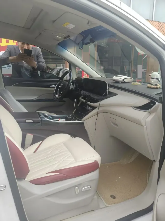 2022 Buick GL8 2.0T 237HP L4 9AT,autocango,china used car exporter,china ev exporter,chinese used car exporter,chinese used ev exporter
