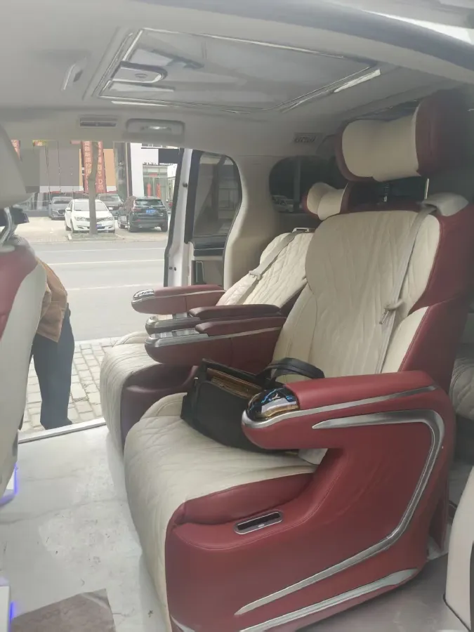 2022 Buick GL8 2.0T 237HP L4 9AT,autocango,china used car exporter,china ev exporter,chinese used car exporter,chinese used ev exporter