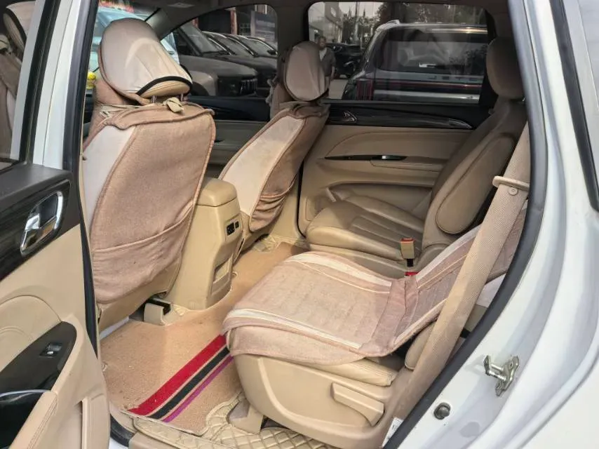 2016 BaoJun 560 1.5T 150HP L4 6MT,autocango,china used car exporter,china ev exporter,chinese used car exporter,chinese used ev exporter