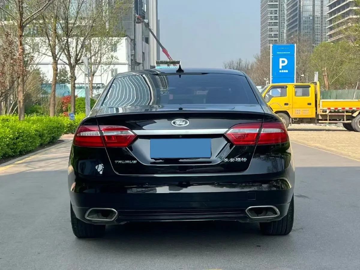 2018 Ford Taurus 2.0T 234HP L4 6AT,autocango,china used car exporter,china ev exporter,chinese used car exporter,chinese used ev exporter