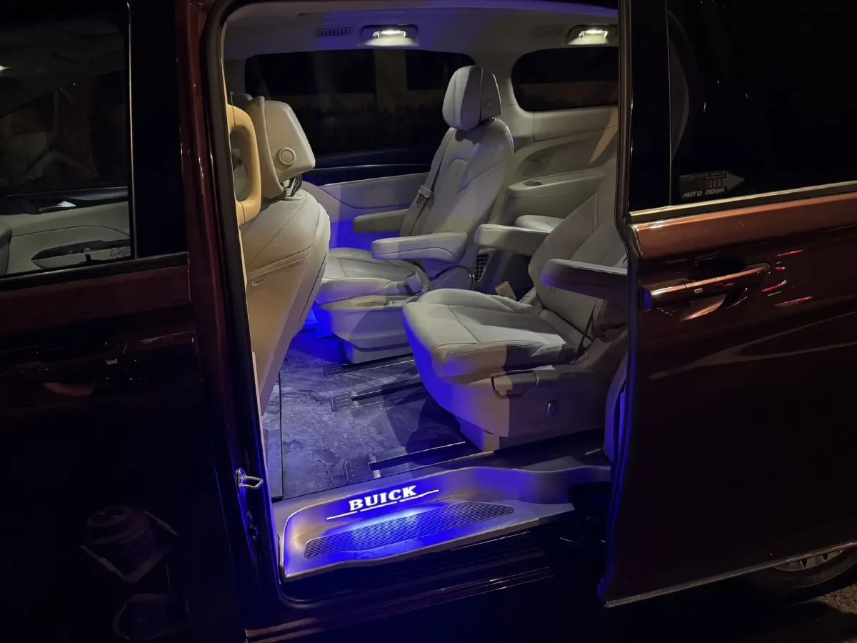 2023 Buick GL8 2.0T 237HP L4 9AT,autocango,china used car exporter,china ev exporter,chinese used car exporter,chinese used ev exporter