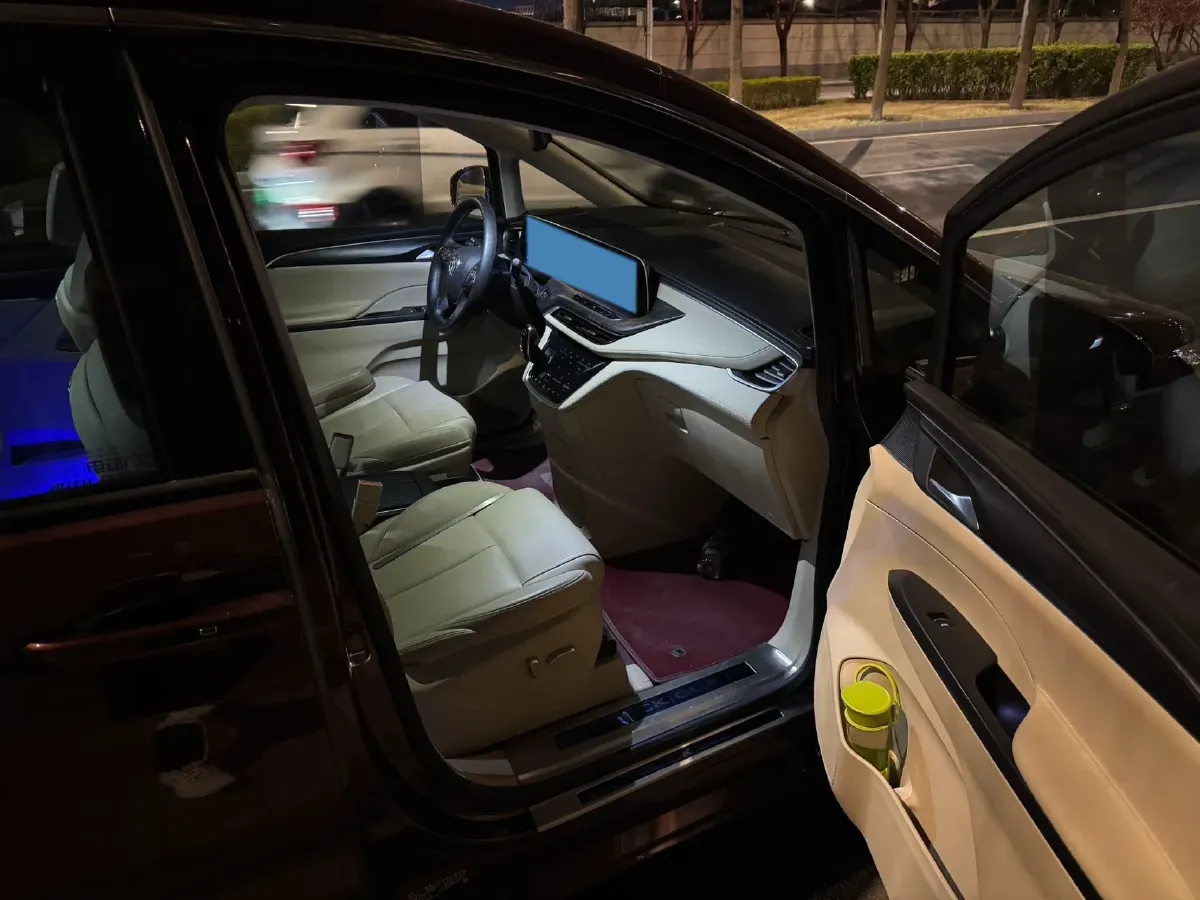 2023 Buick GL8 2.0T 237HP L4 9AT,autocango,china used car exporter,china ev exporter,chinese used car exporter,chinese used ev exporter