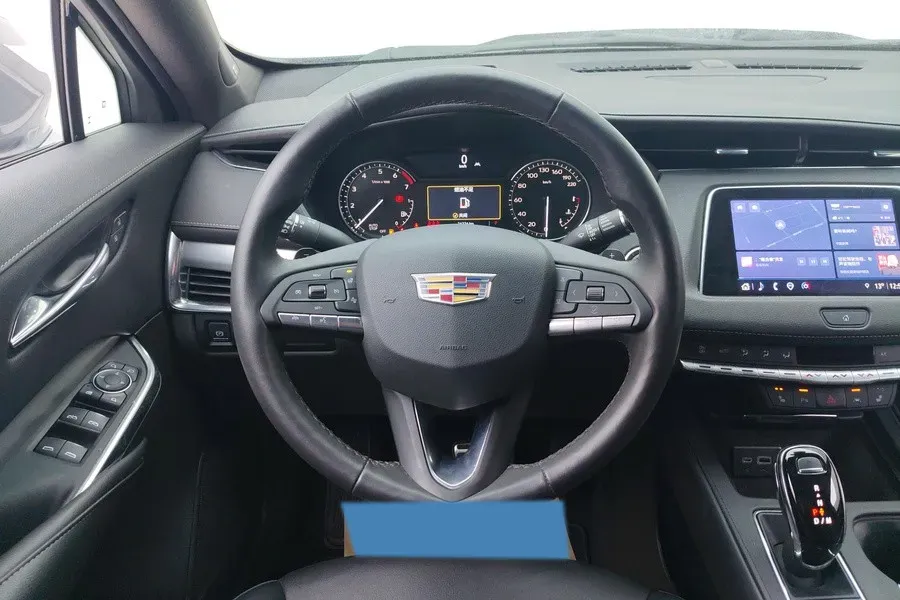 2022 Cadillac XT4 2.0T 237HP L4 9AT,autocango,china used car exporter,china ev exporter,chinese used car exporter,chinese used ev exporter