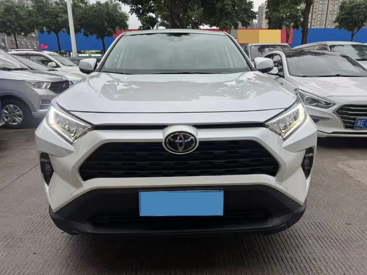 2024 Toyota RAV4 2.0L 171HP L4 CVT,autocango,china used car exporter,china ev exporter,chinese used car exporter,chinese used ev exporter