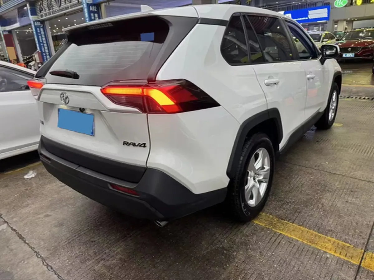 2024 Toyota RAV4 2.0L 171HP L4 CVT,autocango,china used car exporter,china ev exporter,chinese used car exporter,chinese used ev exporter