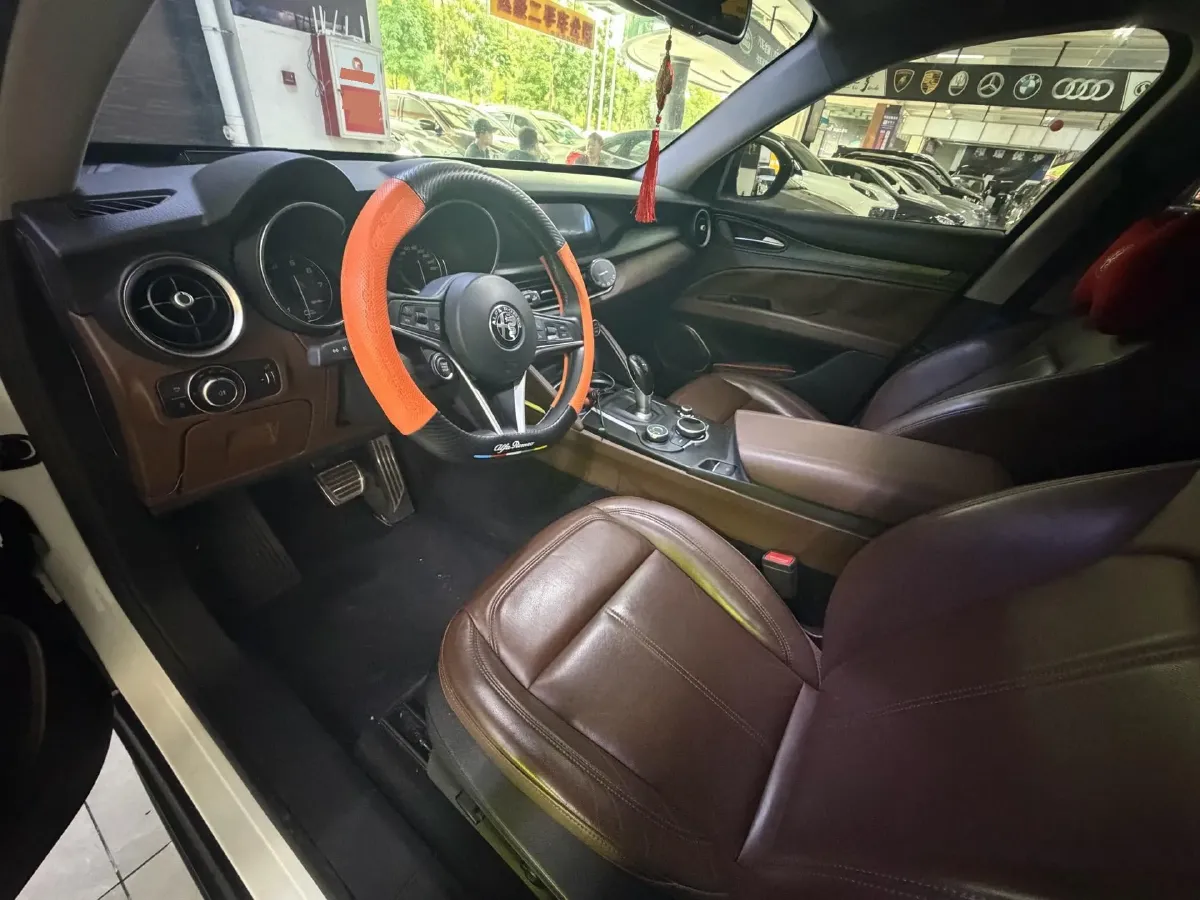 2017 Toyota Highlander 2.0T 220HP L4 6AT,autocango,china used car exporter,china ev exporter,chinese used car exporter,chinese used ev exporter