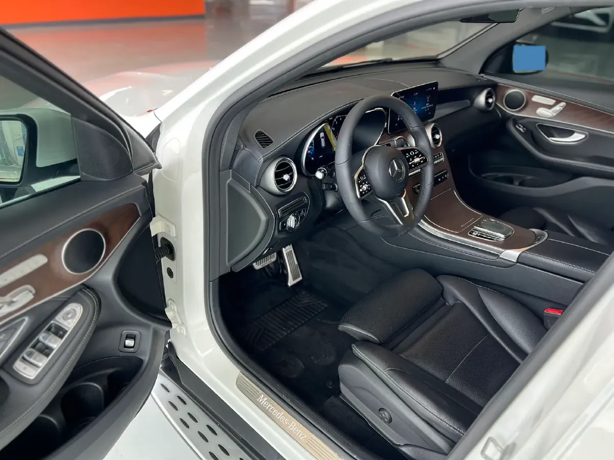 2020 Mercedes-Benz GLC Class 2.0T 258HP L4 9AT,autocango,china used car exporter,china ev exporter,chinese used car exporter,chinese used ev exporter