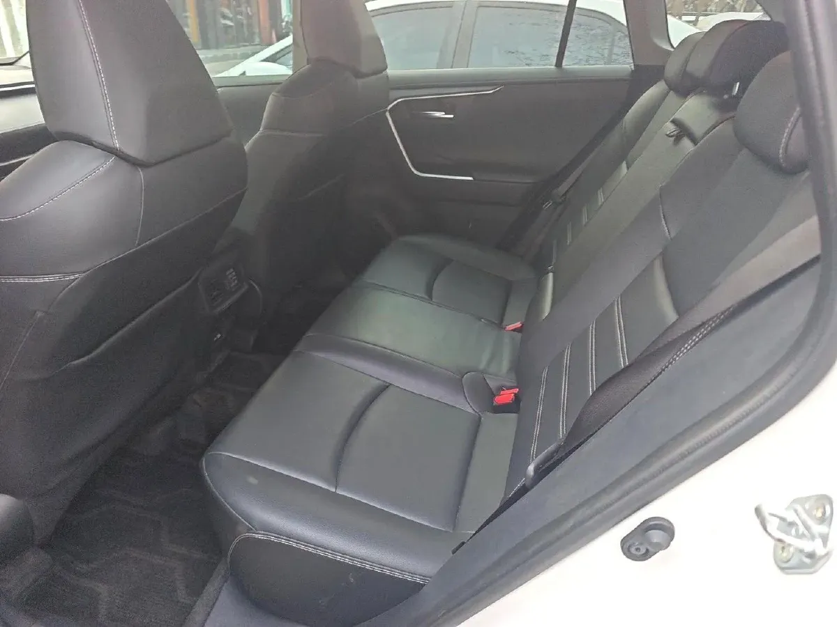 2023 Toyota RAV4 2.0L 171HP L4 CVT,autocango,china used car exporter,china ev exporter,chinese used car exporter,chinese used ev exporter