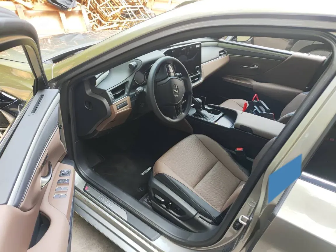 2025 Lexus ES 2.0L 173HP L4 CVT,autocango,china used car exporter,china ev exporter,chinese used car exporter,chinese used ev exporter