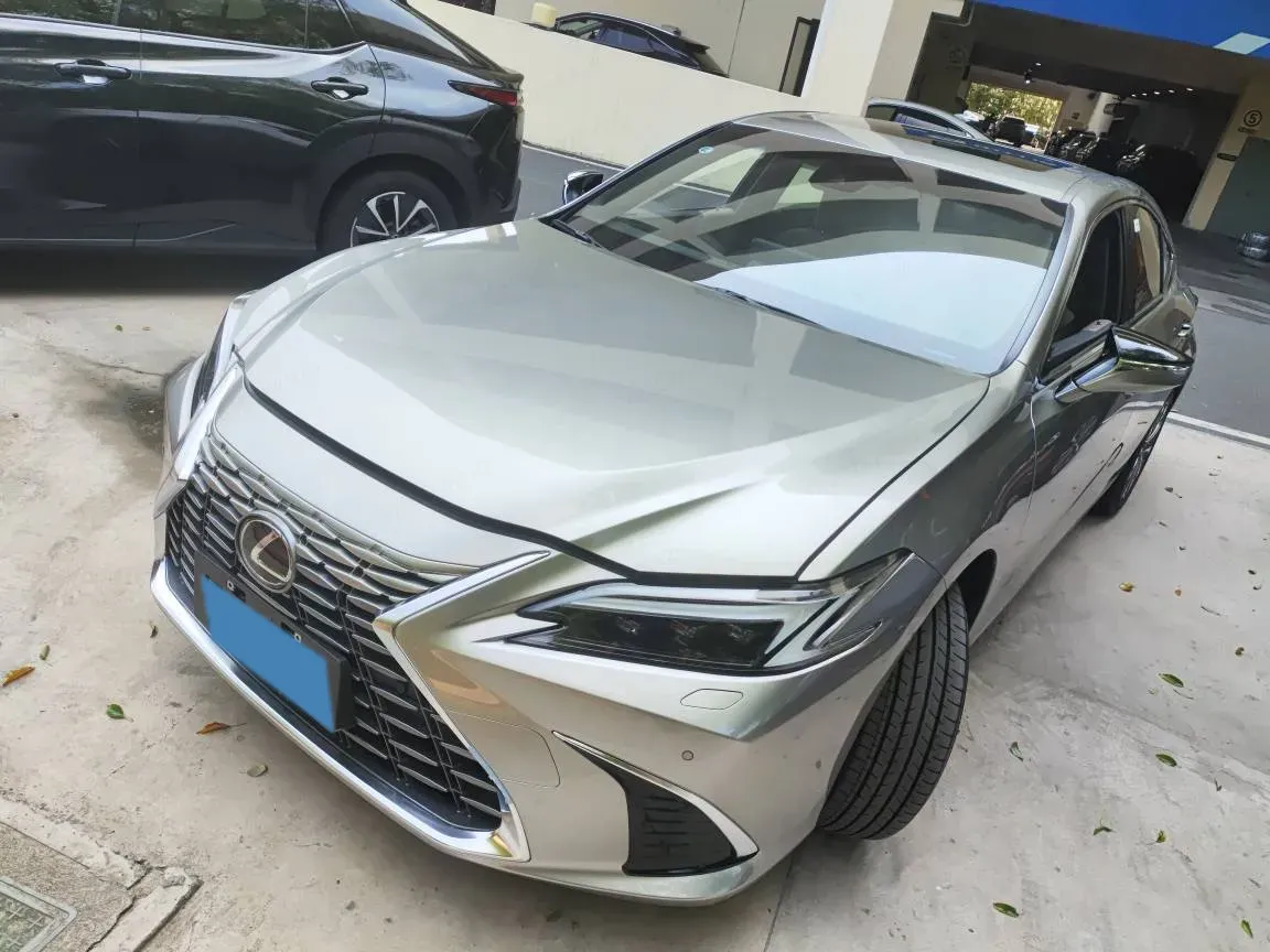2025 Lexus ES 2.0L 173HP L4 CVT,autocango,china used car exporter,china ev exporter,chinese used car exporter,chinese used ev exporter